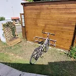 Dans Parc Residentiel Prive Avec Wifi, Piscine