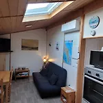 Dans Parc Residentiel Prive Avec Wifi, Piscine Chalet *