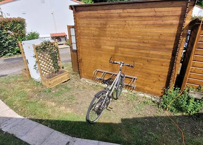 Dans Parc Résidentiel Privé Avec Wifi, Piscine