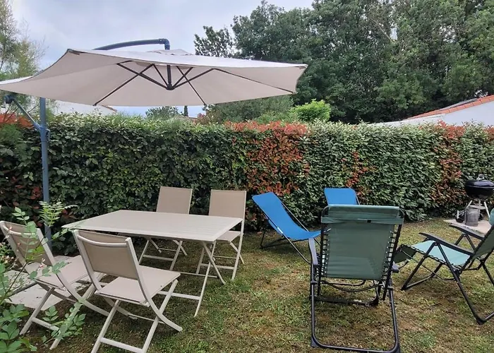 Dans Parc Résidentiel Privé Avec Wifi, Piscine Chalet *