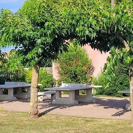 Dans Parc Residentiel Prive Avec Wifi, Piscine 샬레 *