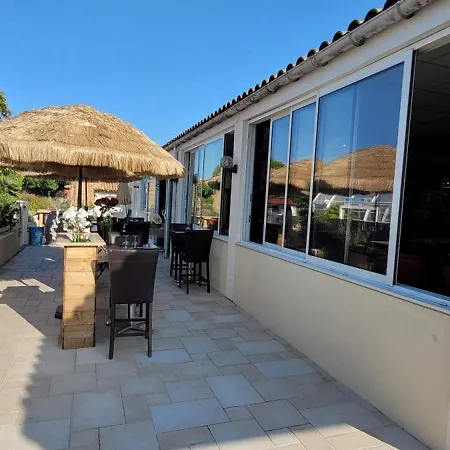 Chalet Dans Parc Residentiel Prive Avec Wifi, Piscine