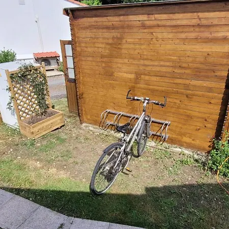 Dans Parc Residentiel Prive Avec Wifi, Piscine