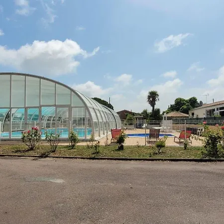 Dans Parc Residentiel Prive Avec Wifi, Piscine 생-피에르-돌레롱