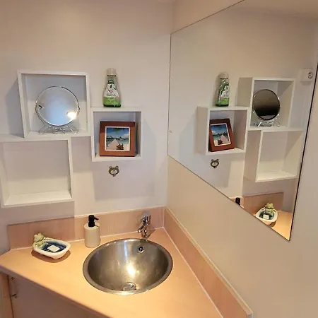 Dans Parc Residentiel Prive Avec Wifi, Piscine 샬레