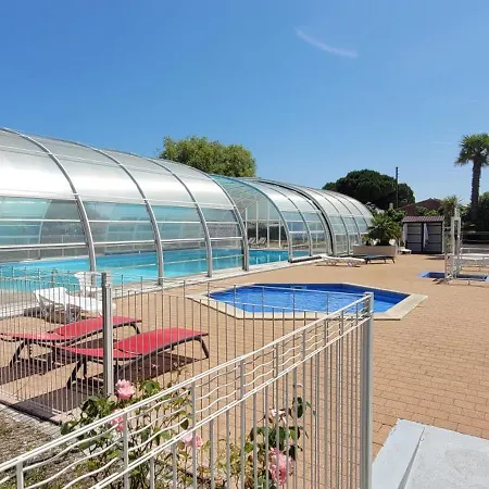 Dans Parc Residentiel Prive Avec Wifi, Piscine *