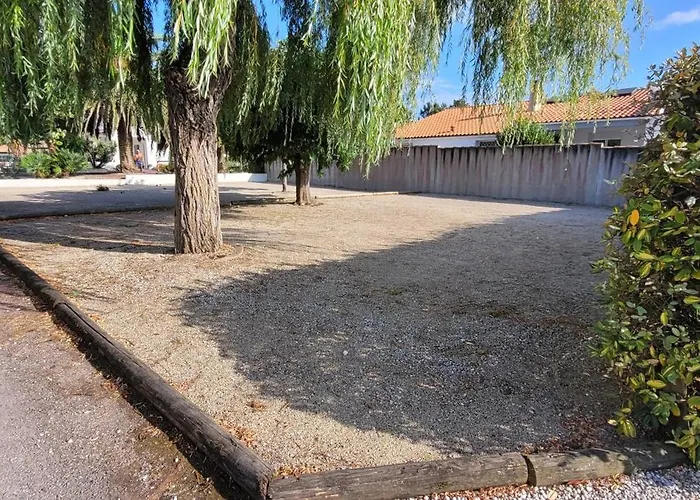 Chalet Dans Parc Résidentiel Privé Avec Wifi, Piscine