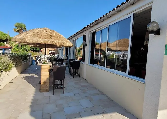 Chalet Dans Parc Résidentiel Privé Avec Wifi, Piscine