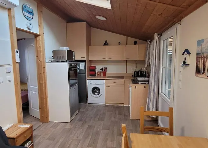 Dans Parc Résidentiel Privé Avec Wifi, Piscine